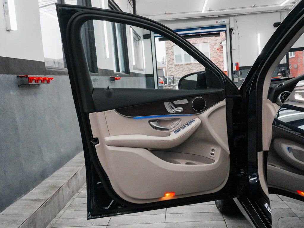 Used 2022 Mercedes-Benz GLC 300 4MATIC image 10