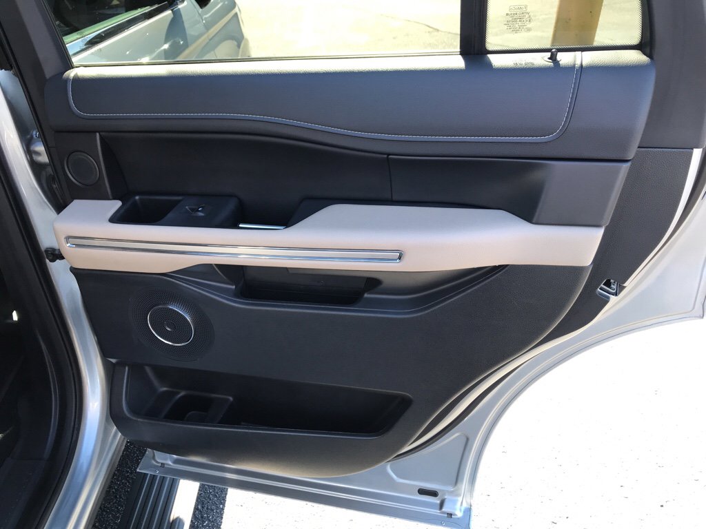 Used 2023 Ford Expedition Limited image 33