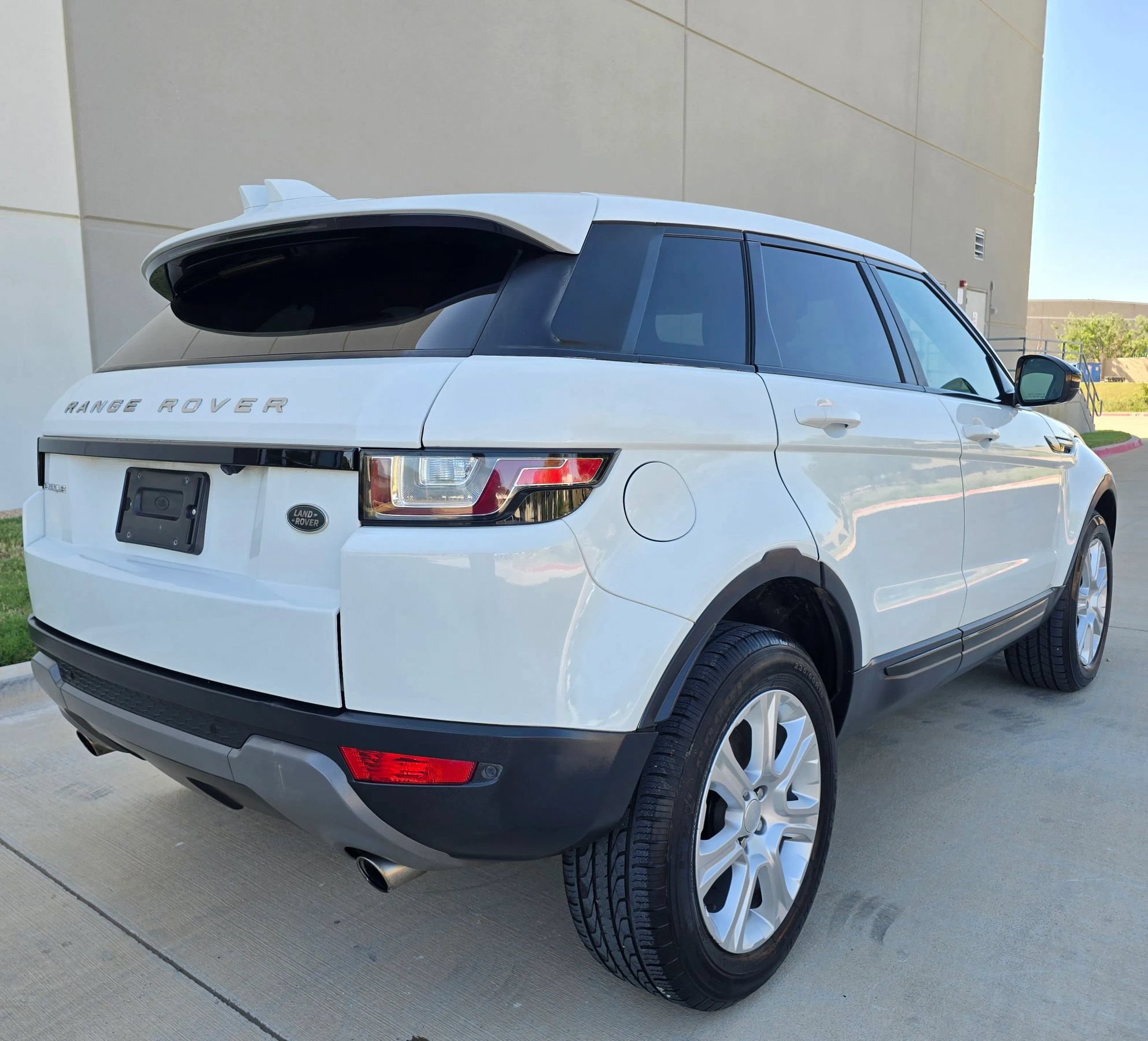 Used 2018 Land Rover Range Rover Evoque SE Premium AWD/4WD image 7