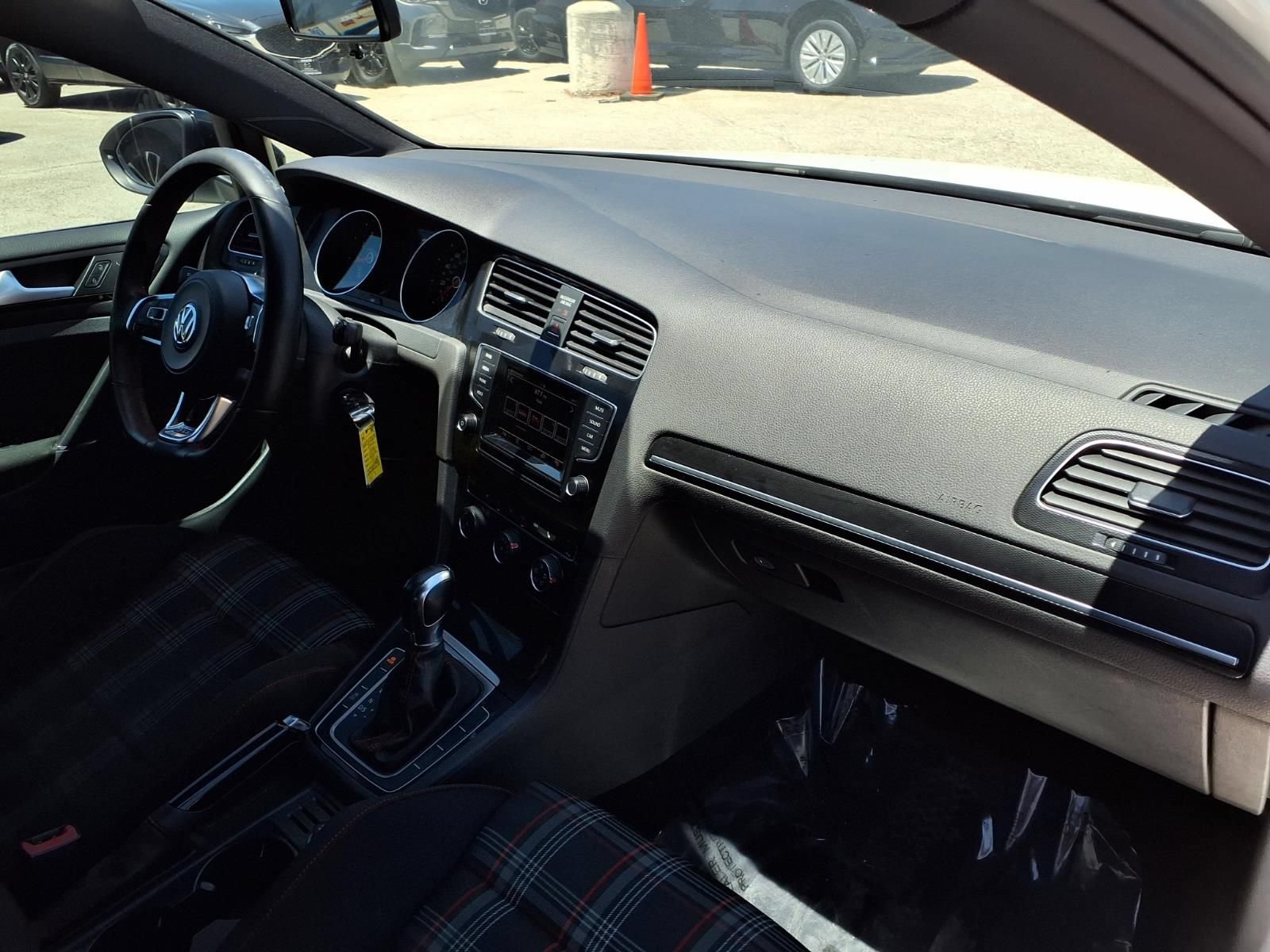 Used 2015 Volkswagen GTI S FWD image 21