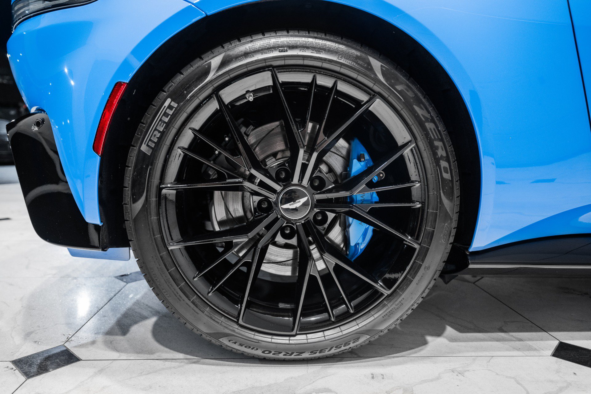 Used 2021 Aston Martin V8 Vantage Roadster RWD image 49