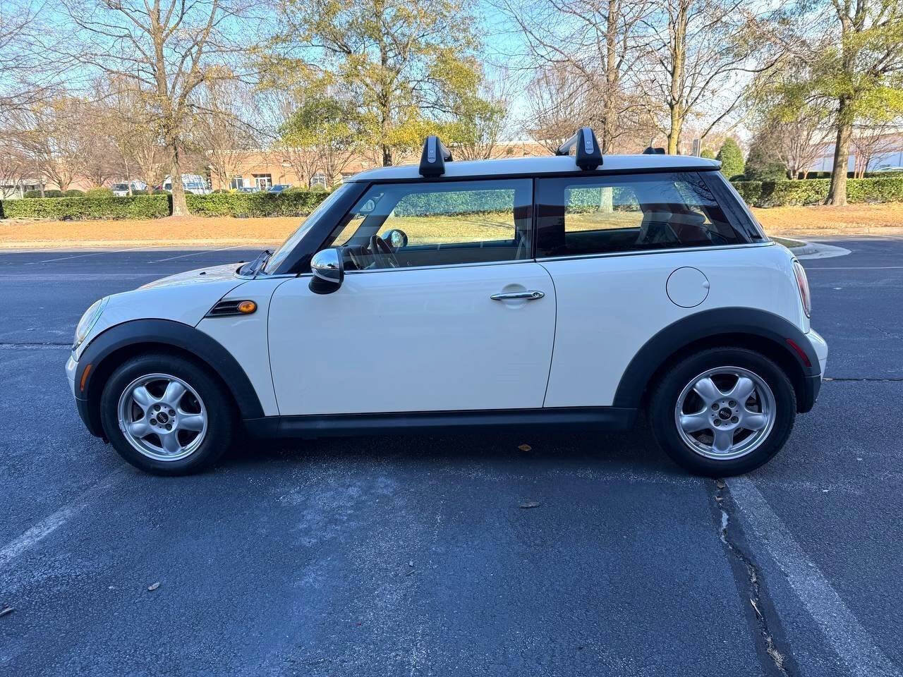 Used 2010 MINI Cooper Hardtop FWD image 4