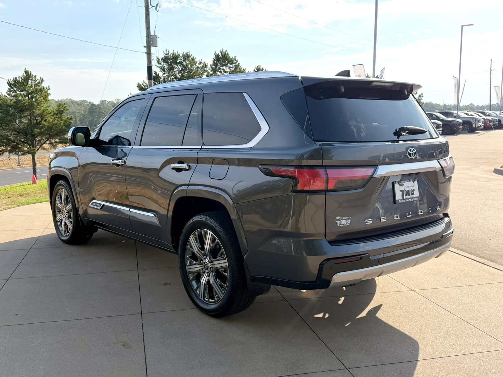 Used 2023 Toyota Sequoia Capstone AWD/4WD image 4