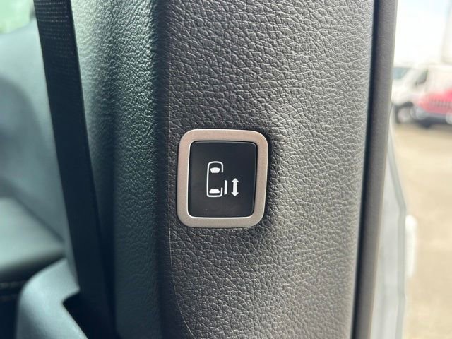 New 2026 Chrysler Voyager LX image 10
