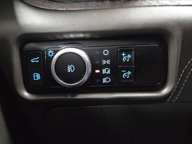 Used 2023 Ford Explorer Platinum w/ Technology Package image 26