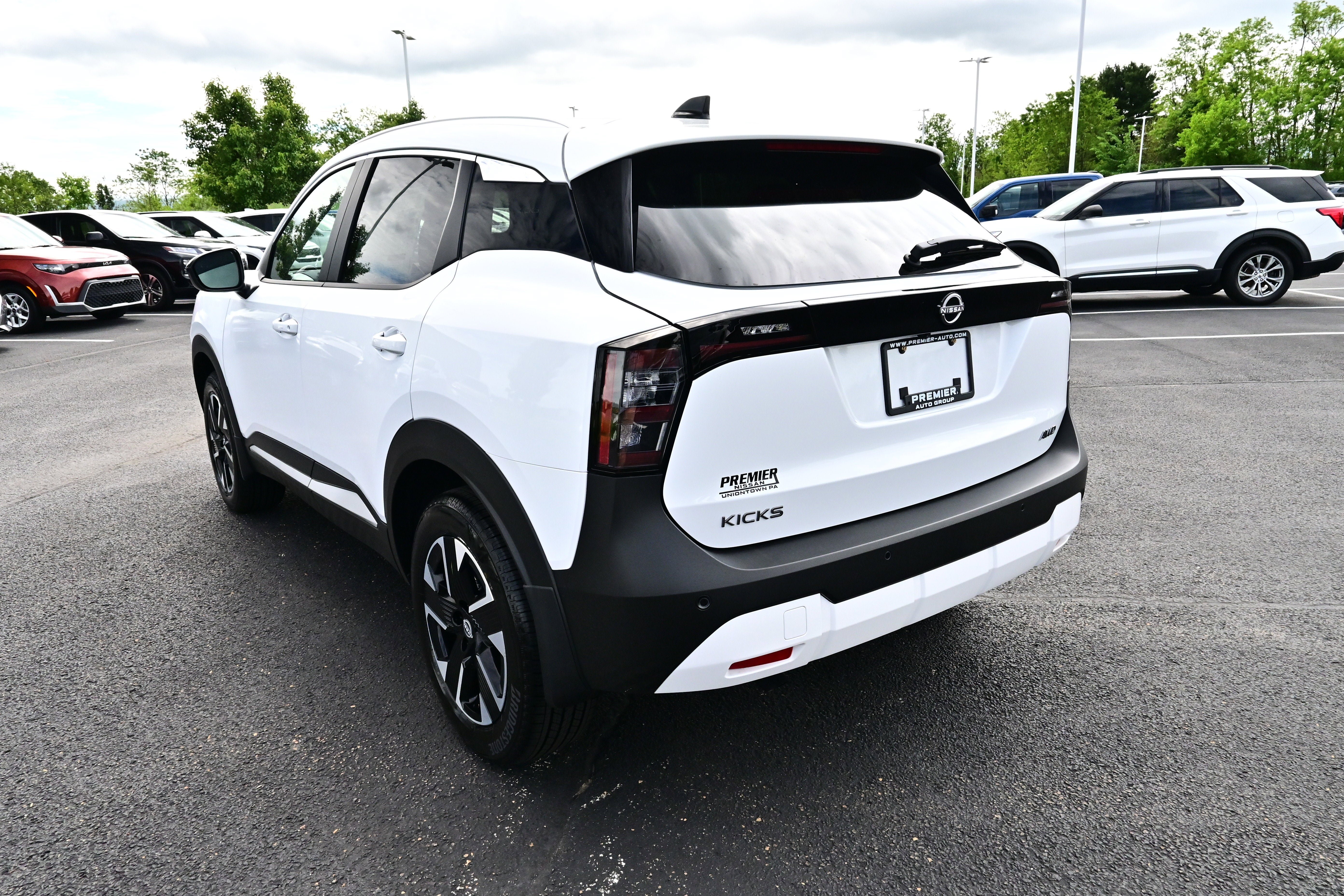 New 2026 Nissan Kicks SV w/ SV Premium Package AWD/4WD image 8