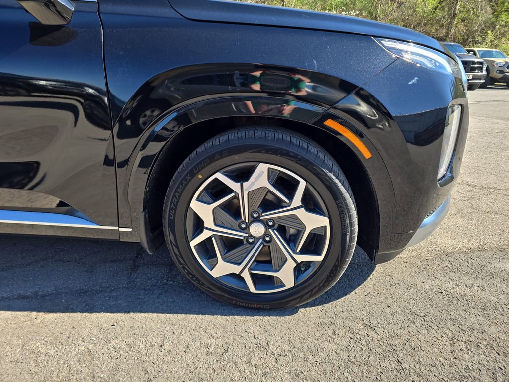 Used 2021 Hyundai Palisade Calligraphy image 2