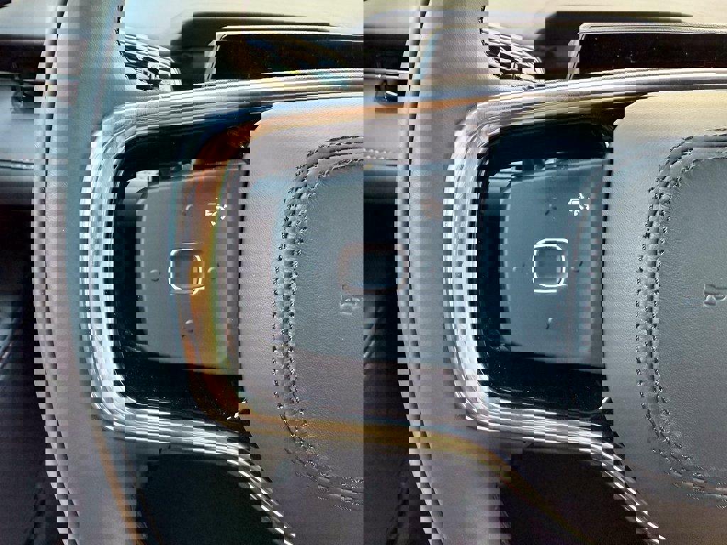 New 2025 Lincoln Nautilus Premier w/ Equipment Group 102A image 26