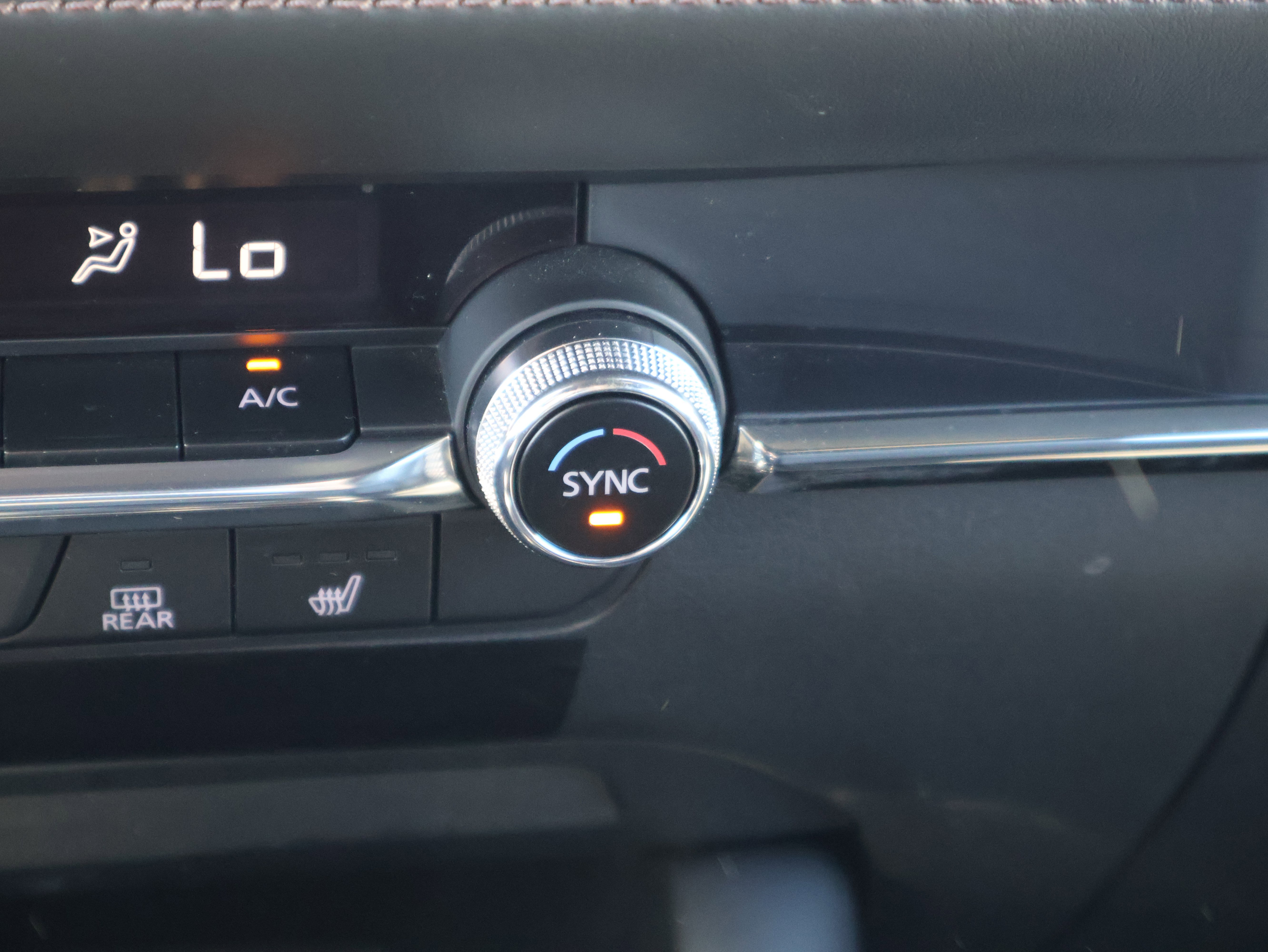 Used 2019 MAZDA MAZDA3 Hatchback w/ Preferred Package image 28