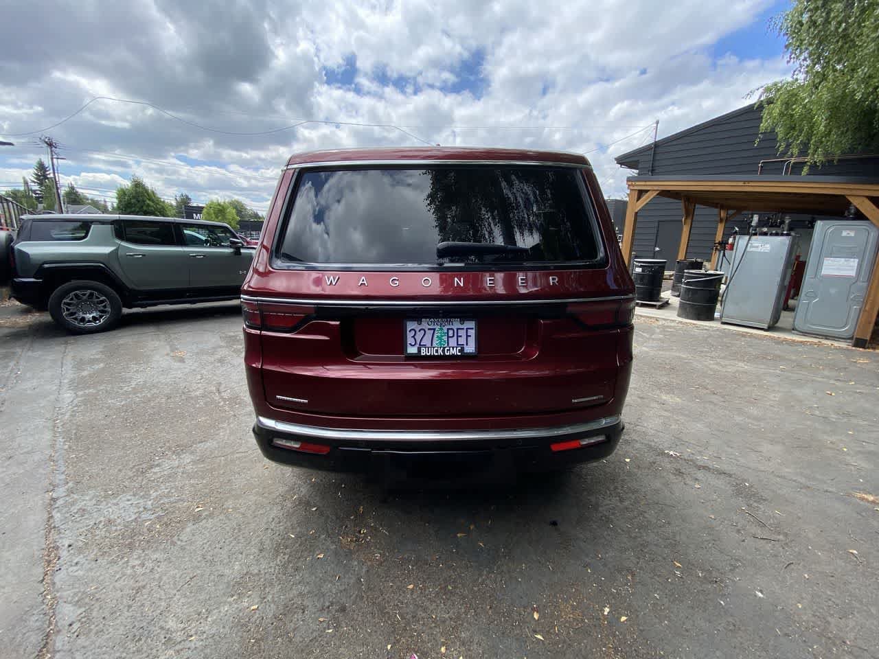 Used 2022 Jeep Wagoneer Series III w/ Premium Group I AWD/4WD image 5