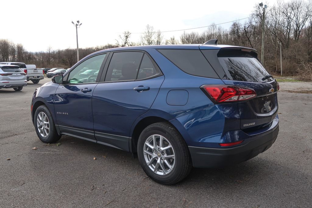 Used 2022 Chevrolet Equinox LS w/ LS Convenience Package image 13