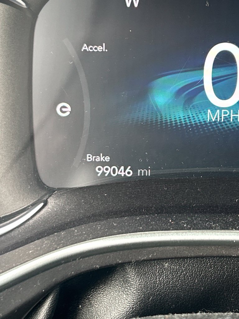 Used 2021 Chrysler Pacifica Touring-L FWD image 13