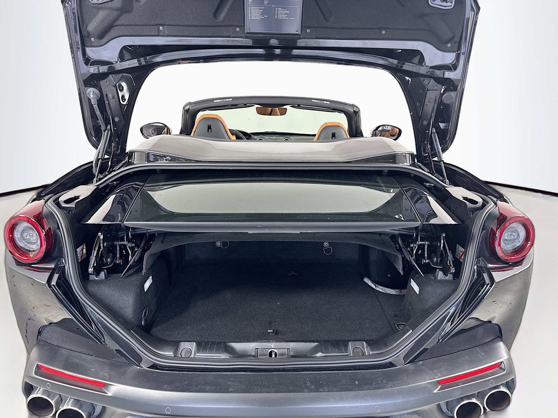 Certified 2019 Ferrari Portofino RWD image 27