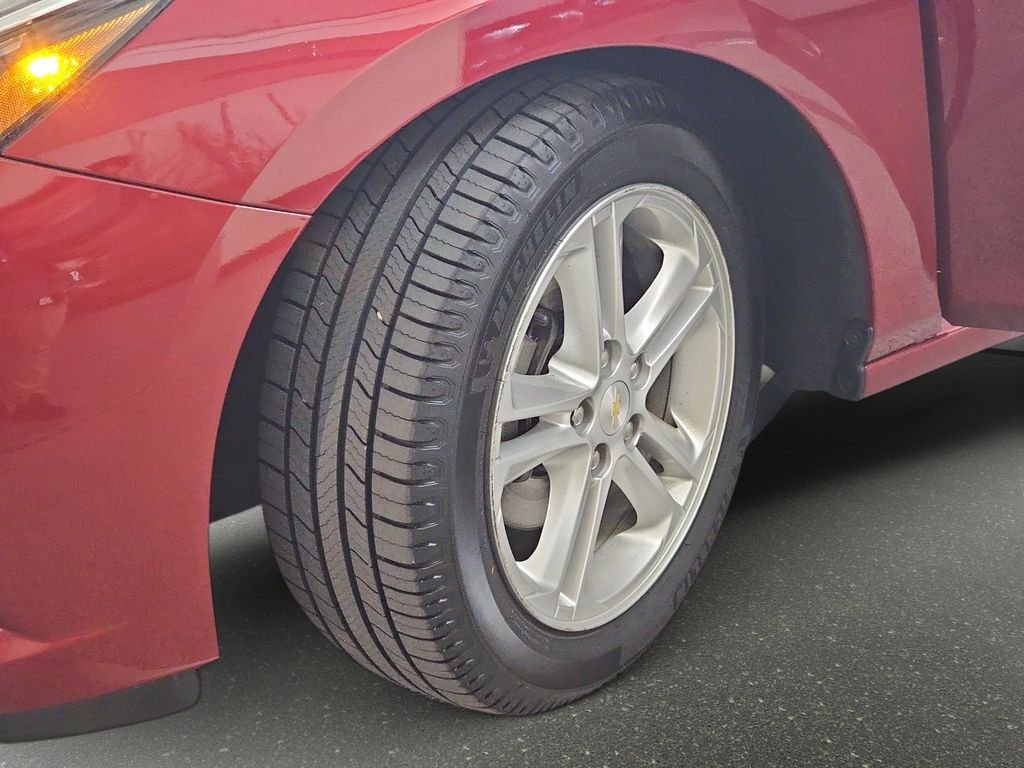 Used 2018 Chevrolet Cruze LT w/ Convenience Package FWD image 34
