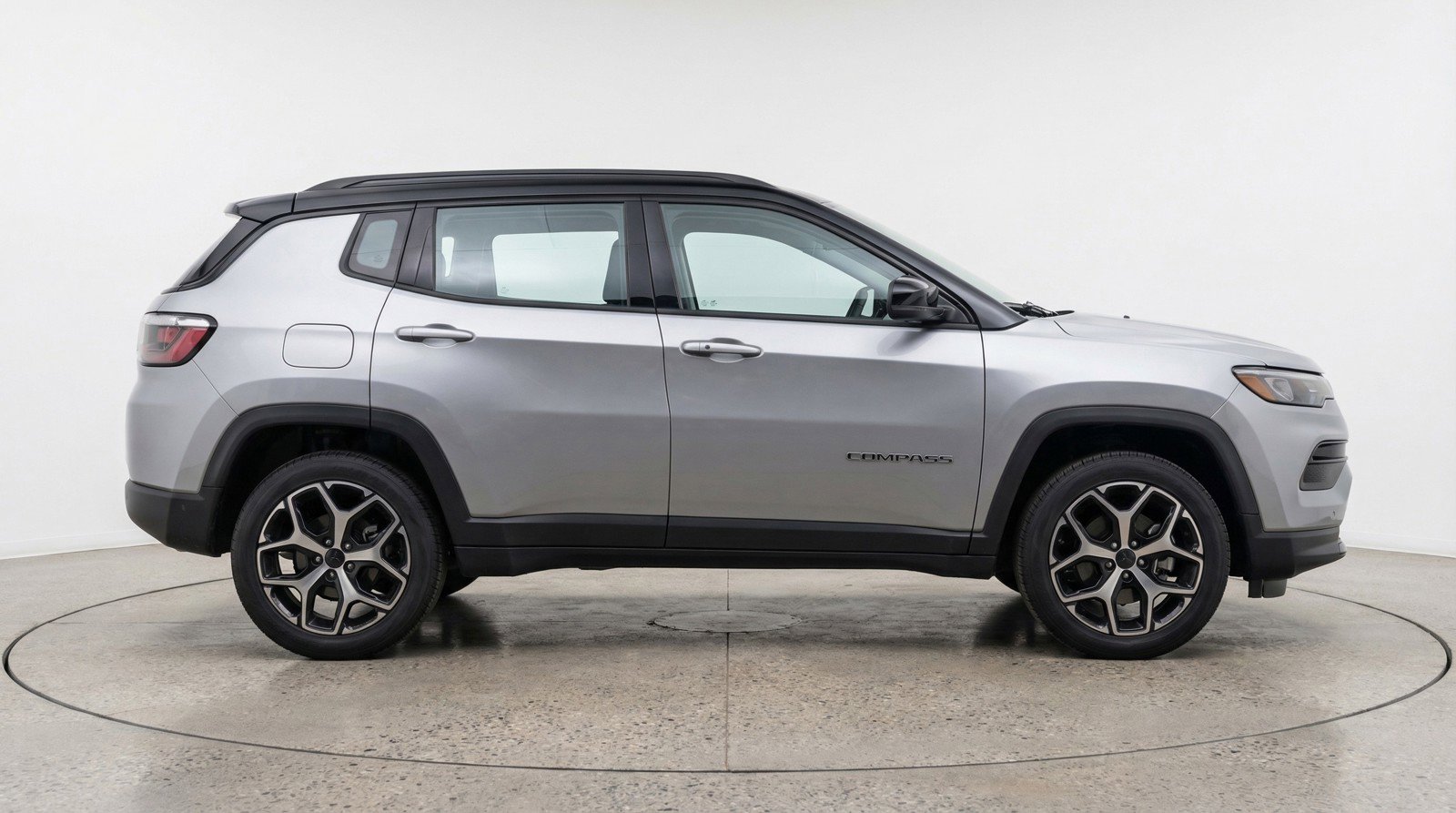 Used 2025 Jeep Compass Limited image 11