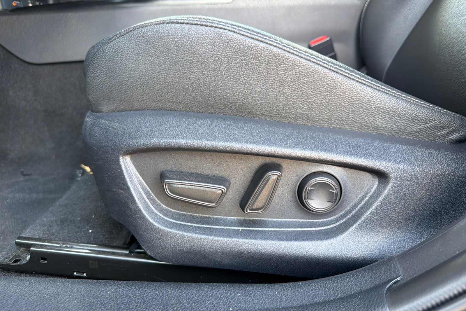 Used 2025 Toyota Camry SE FWD image 15