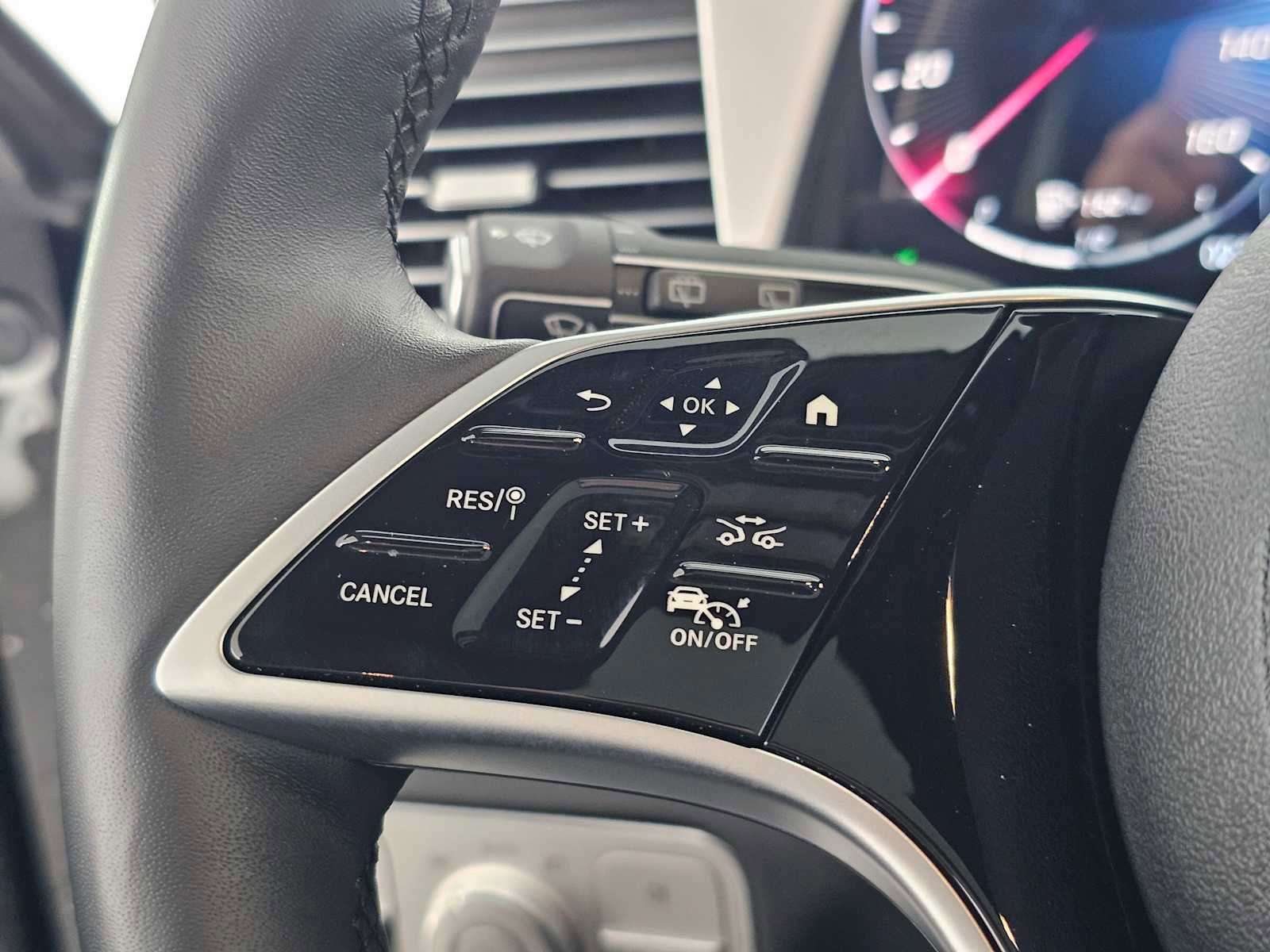 Certified 2025 Mercedes-Benz GLE 450e 4MATIC image 30