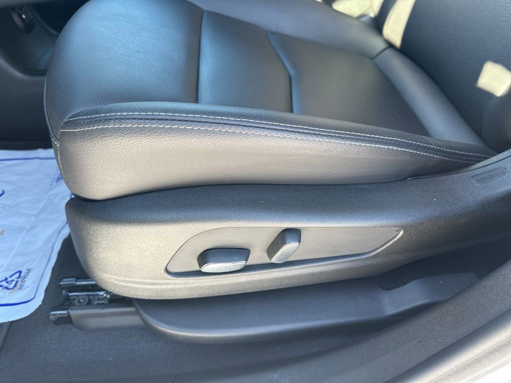 Certified 2025 Cadillac XT5 Luxury image 17