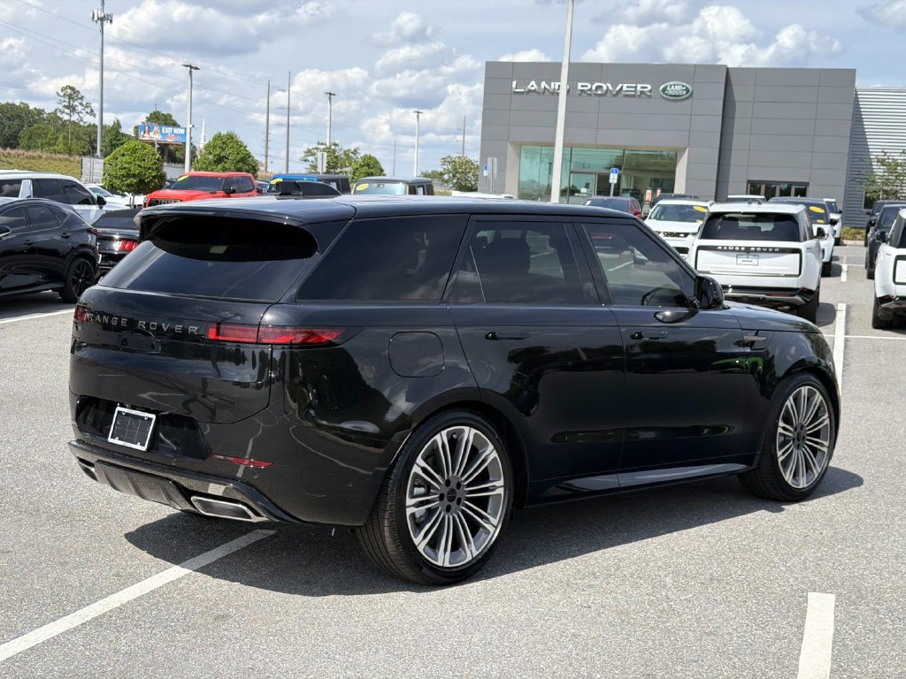 New 2026 Land Rover Range Rover Sport Dynamic SE AWD/4WD image 5