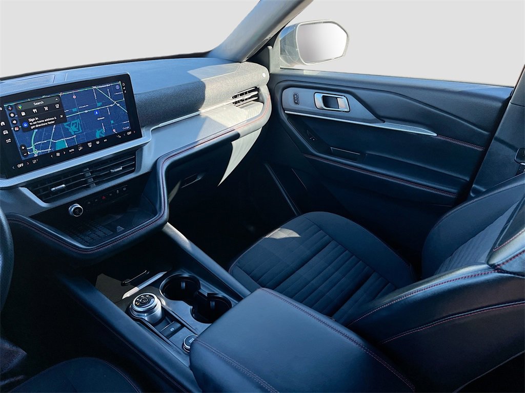 Used 2025 Ford Explorer ST-Line w/ Premium Package image 24