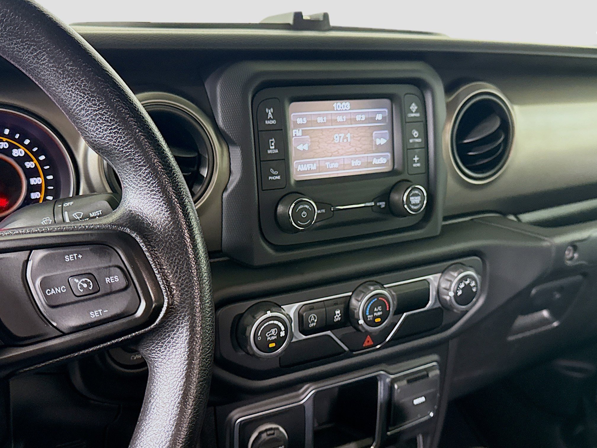 Used 2021 Jeep Gladiator Sport image 18