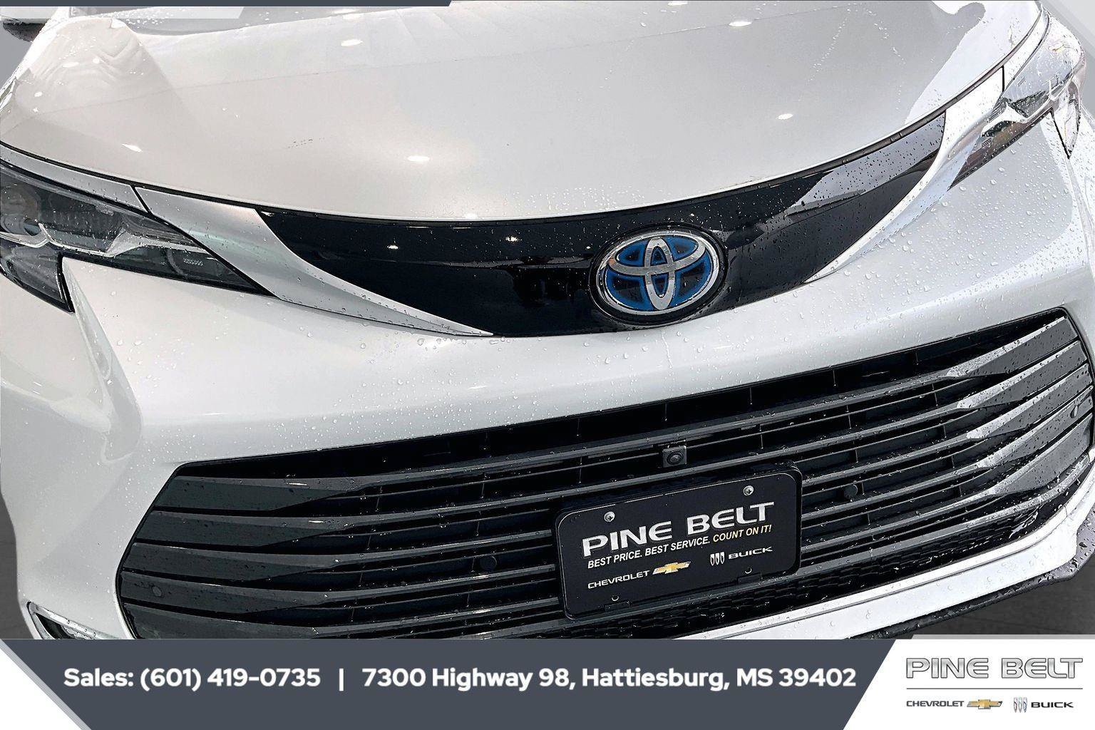 Used 2024 Toyota Sienna Platinum AWD/4WD image 22