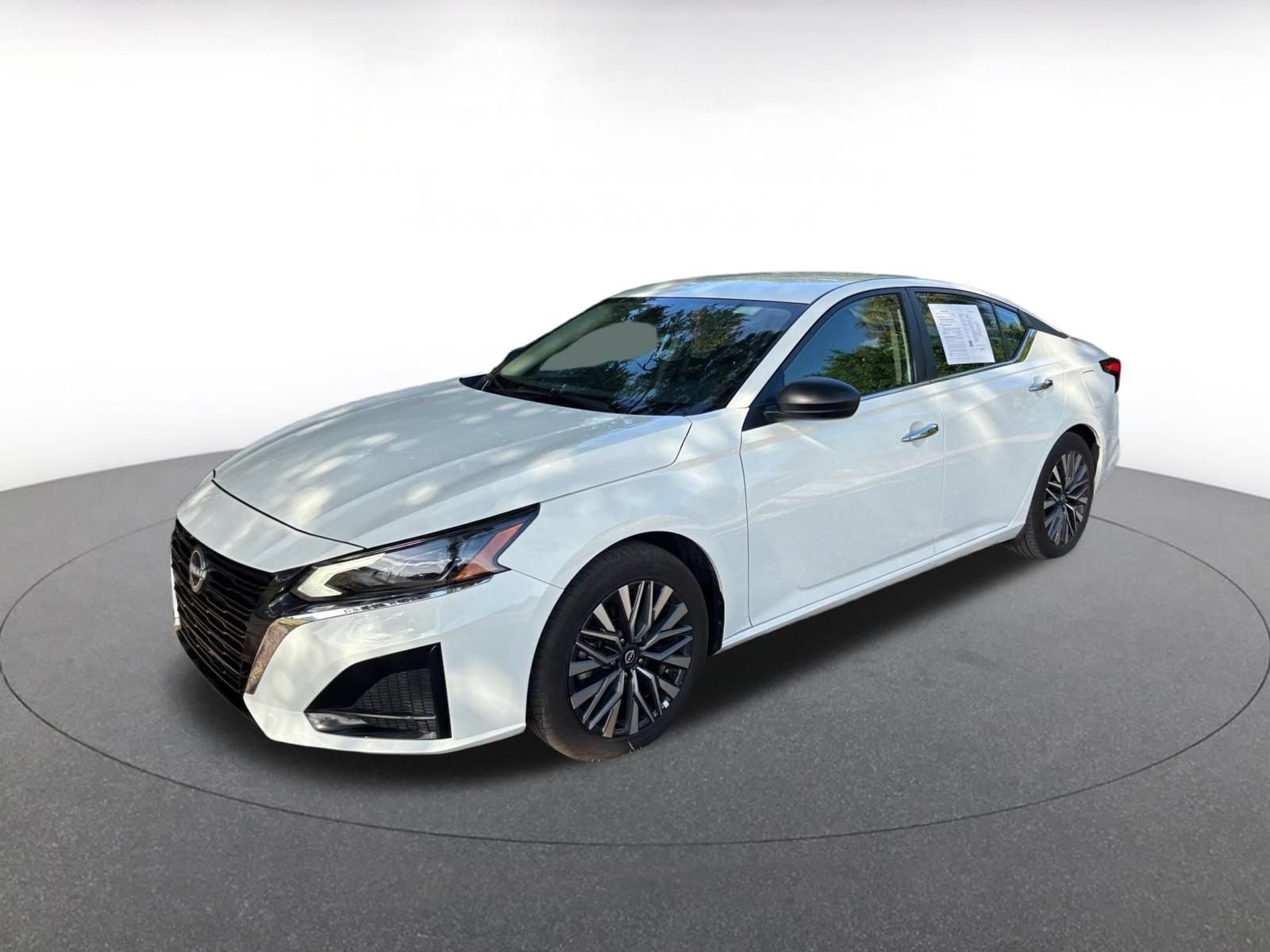 Used 2025 Nissan Altima 2.5 SV FWD image 4