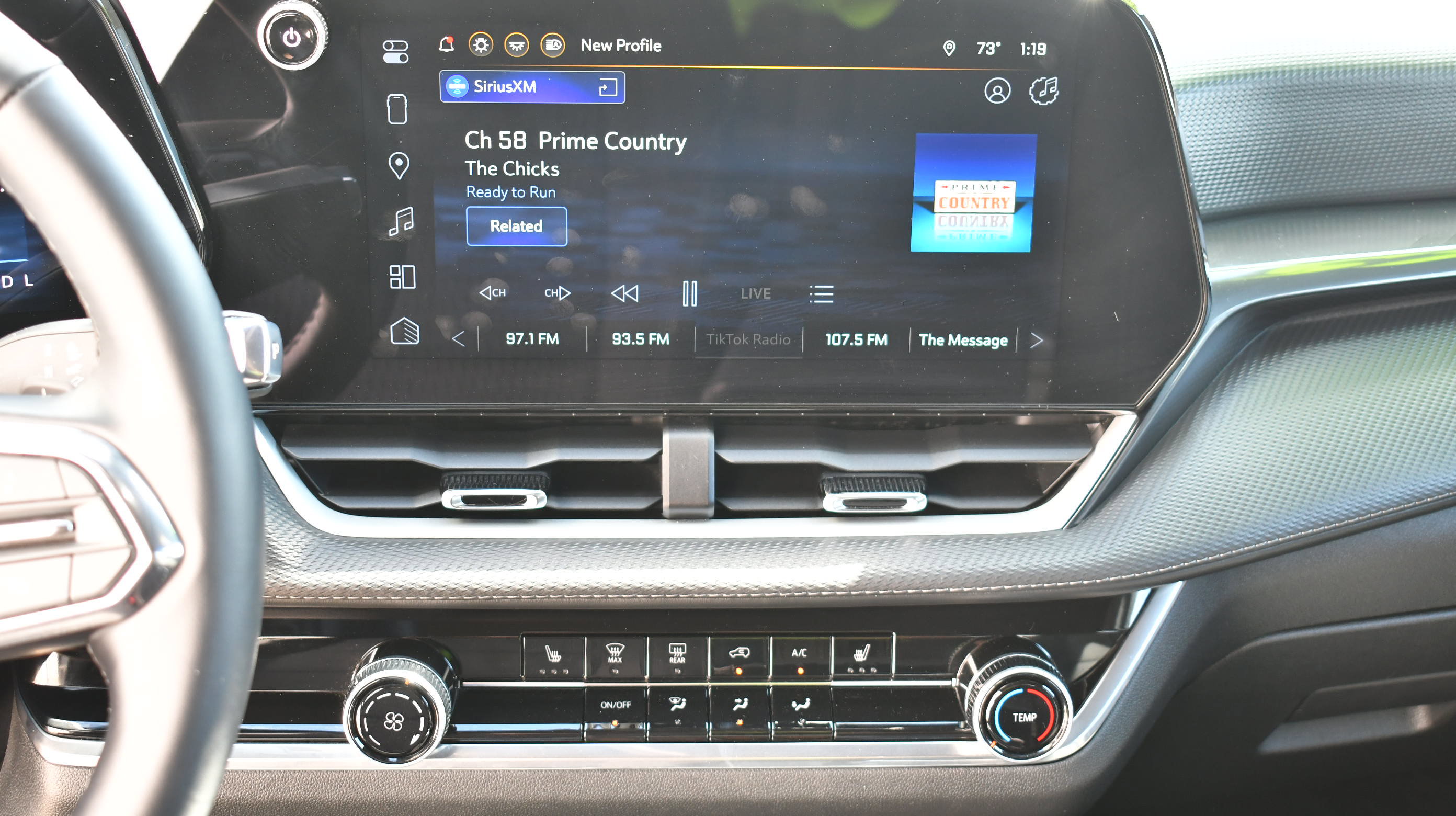 Used 2025 Chevrolet Equinox LT AWD/4WD image 18