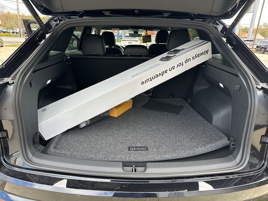 New 2026 Volkswagen Atlas Cross Sport SEL R-Line image 22