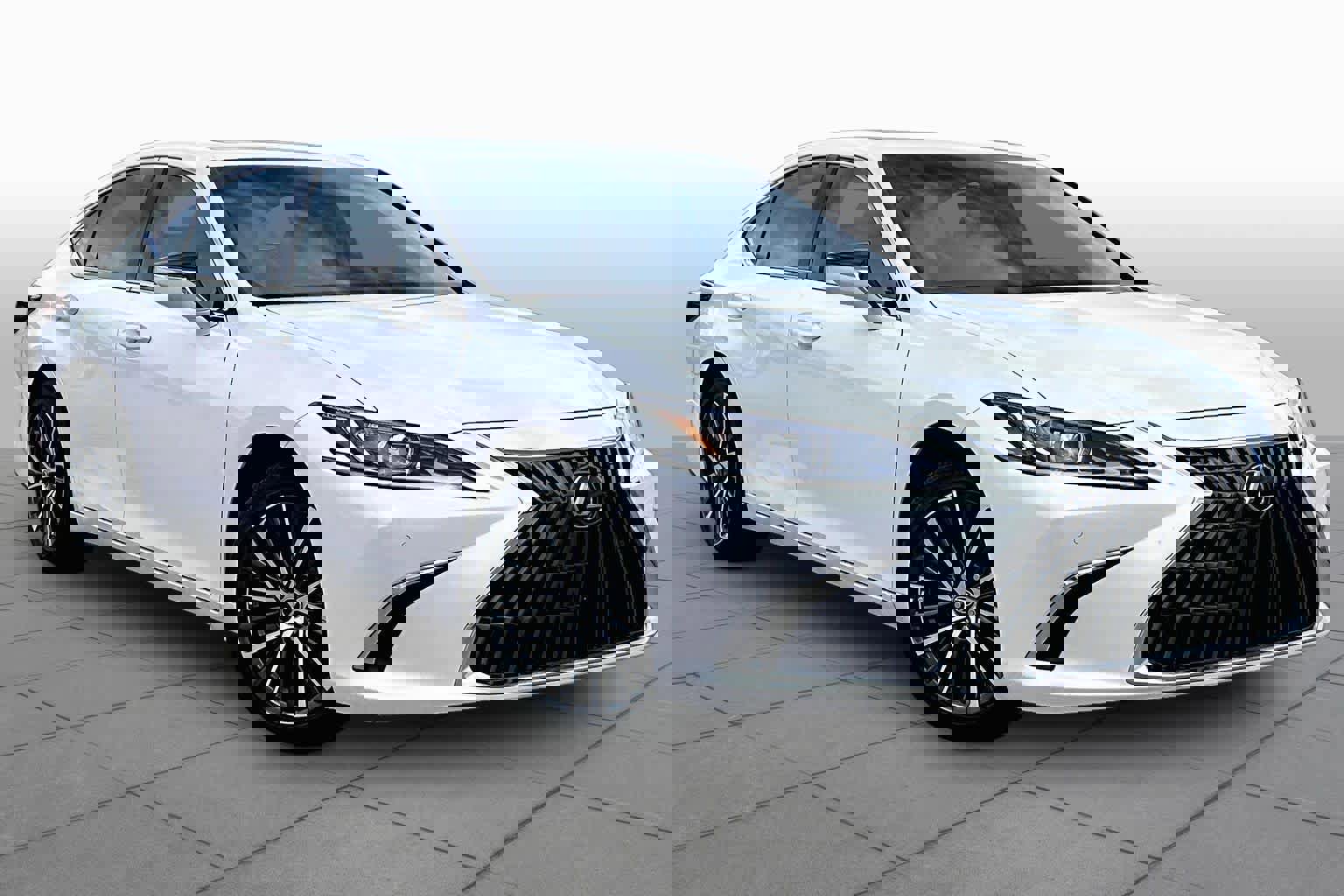 Used 2025 Lexus ES 350 w/ Premium Package image 3