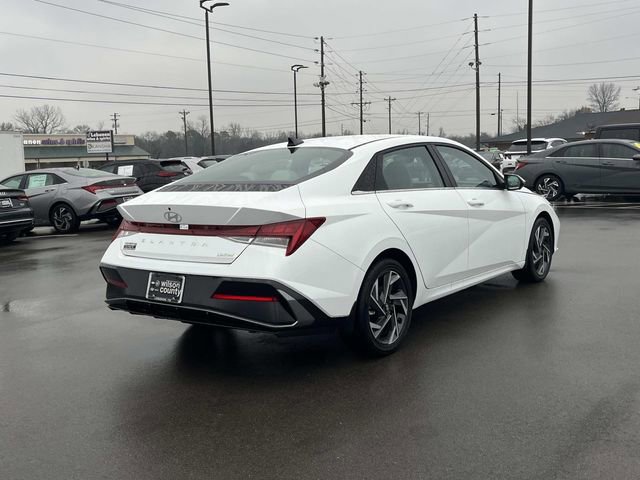 Used 2025 Hyundai Elantra Limited image 5
