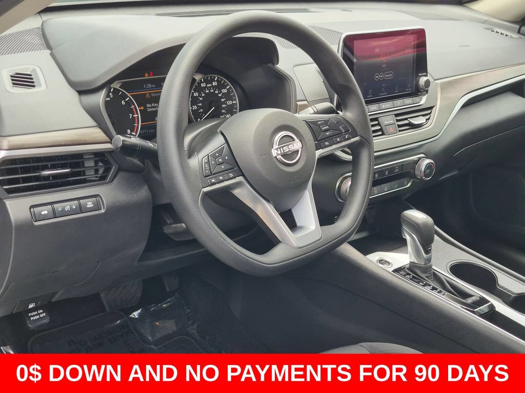 Used 2025 Nissan Altima 2.5 SV FWD image 14