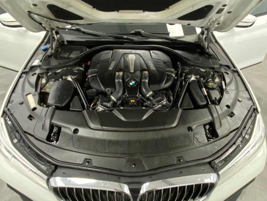 Used 2016 BMW 750i xDrive AWD/4WD image 39