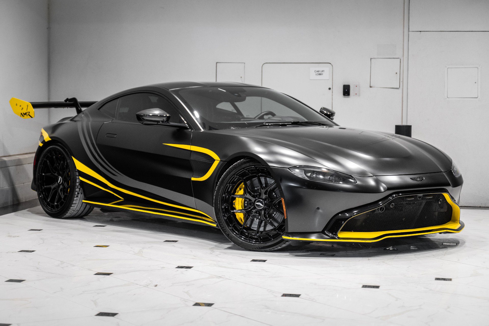 Used 2019 Aston Martin V8 Vantage image 39