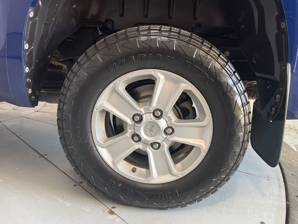 Used 2015 Toyota Tundra SR5 w/ SR5 Upgrade Package image 15