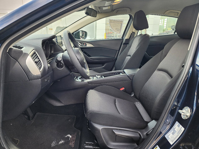 Used 2018 MAZDA MAZDA3 Sport image 32