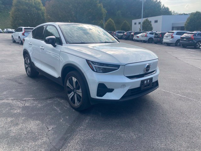 Used 2023 Volvo C40 Recharge Core AWD/4WD image 3