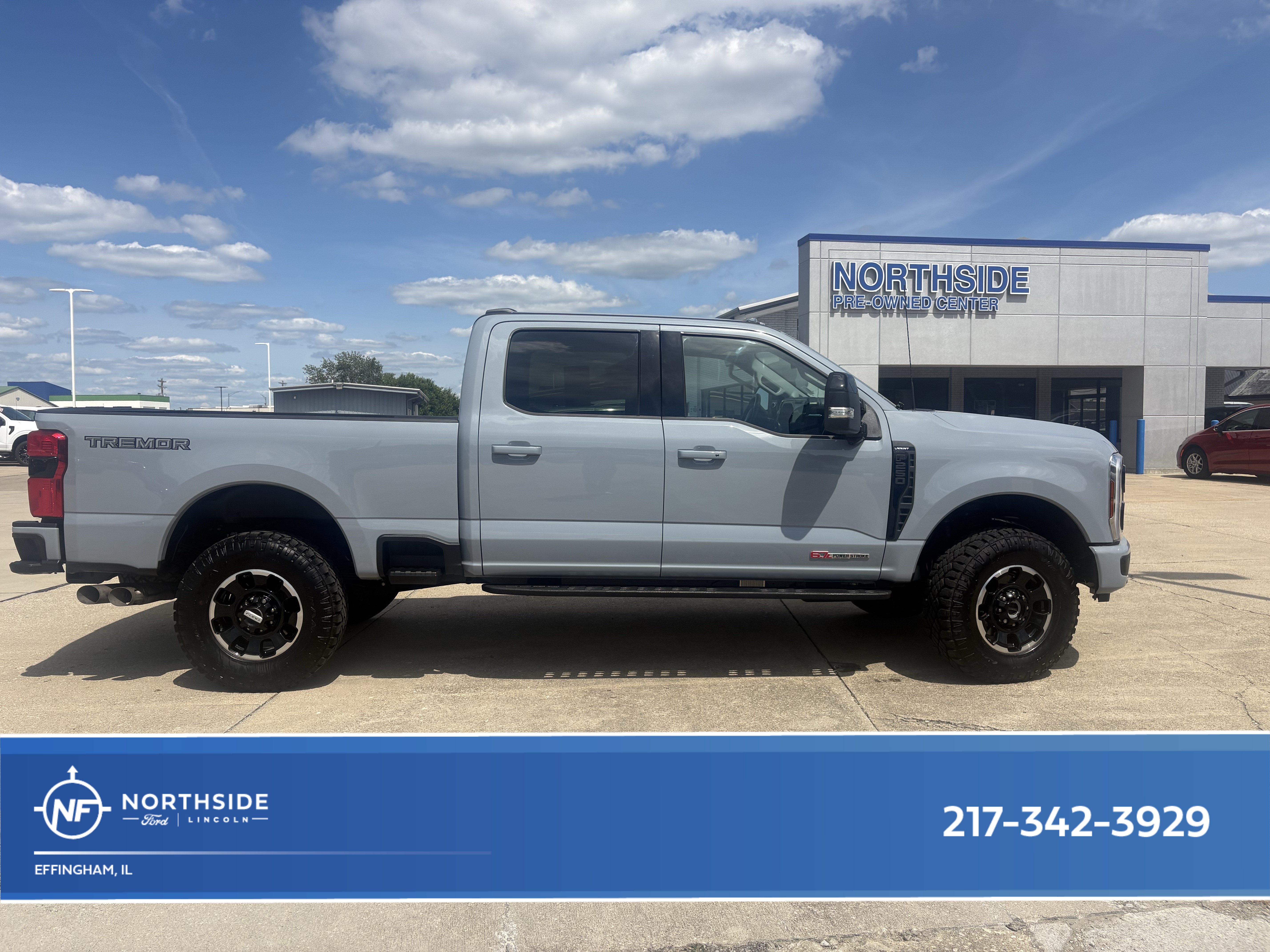 Used 2026 Ford F250 Lariat w/ Tremor Off-Road Package AWD/4WD image 1