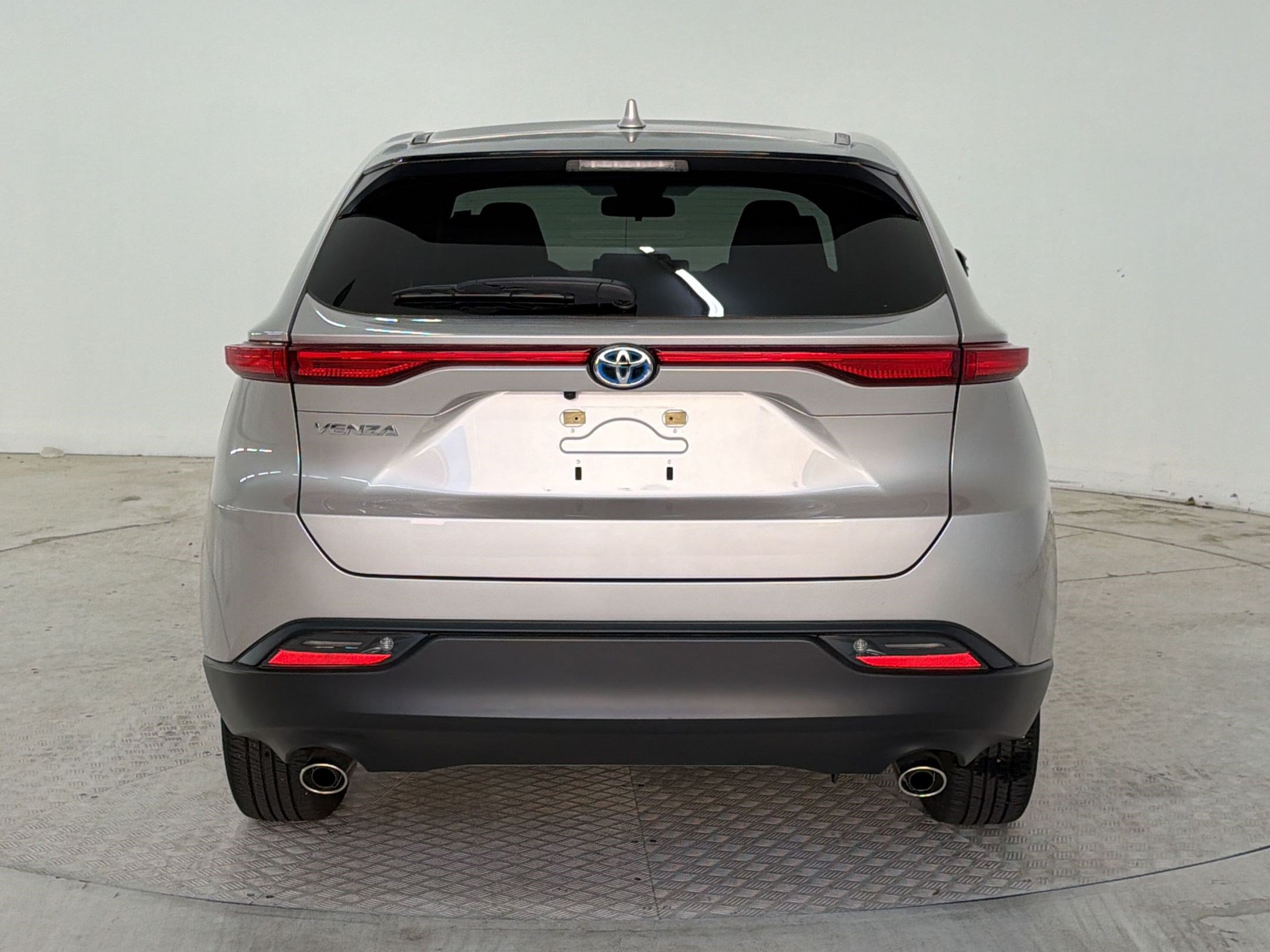 Used 2023 Toyota Venza LE AWD/4WD image 10
