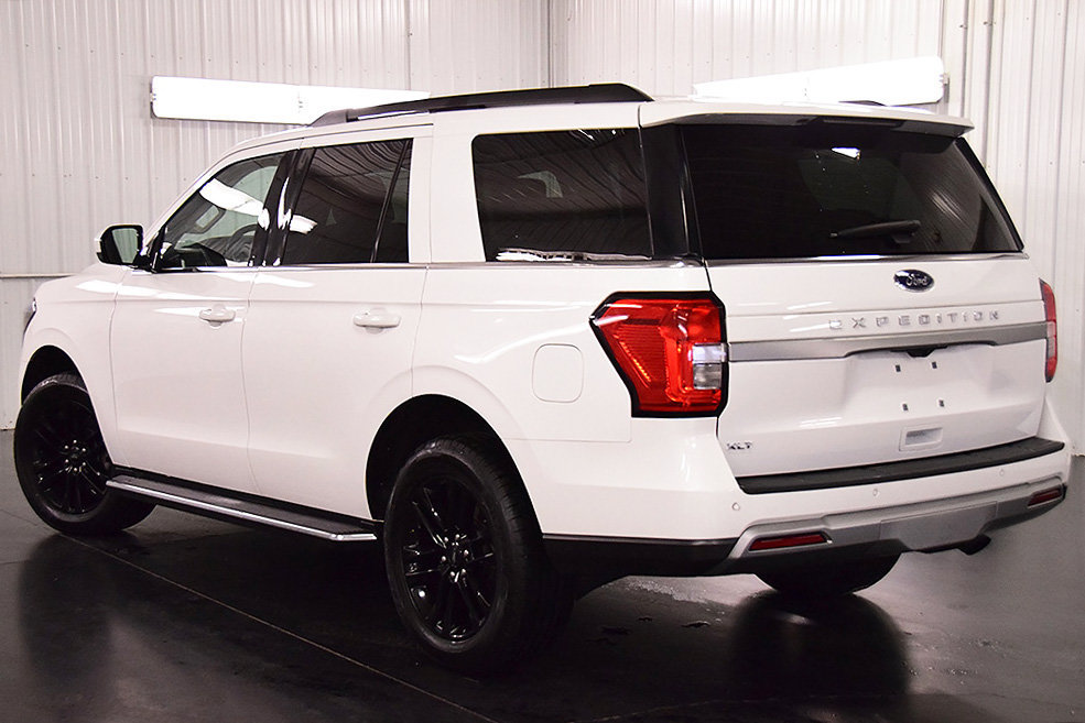 Used 2023 Ford Expedition XLT AWD/4WD image 5