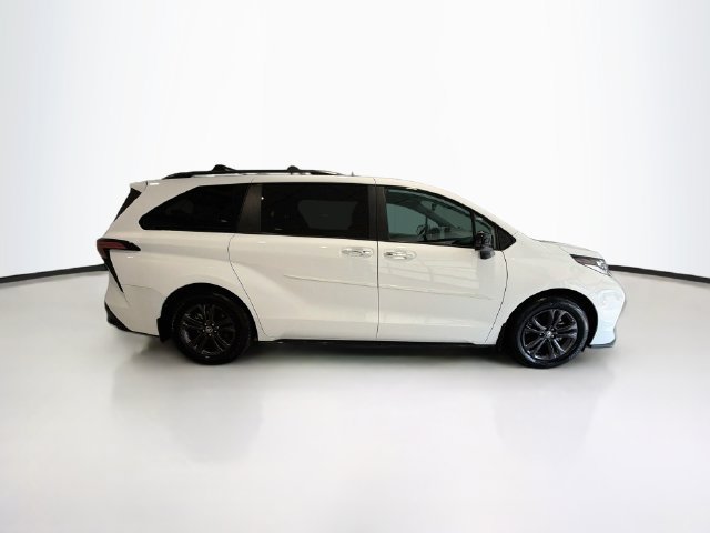 Certified 2025 Toyota Sienna XSE AWD/4WD image 7