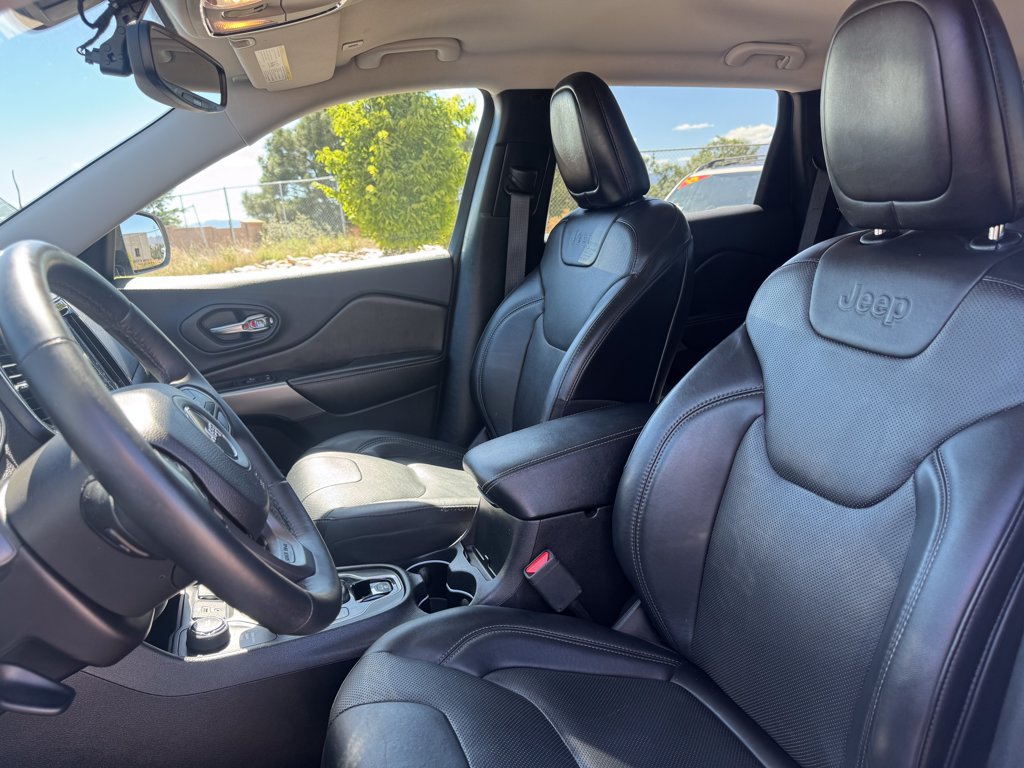 Used 2019 Jeep Cherokee Limited AWD/4WD image 7