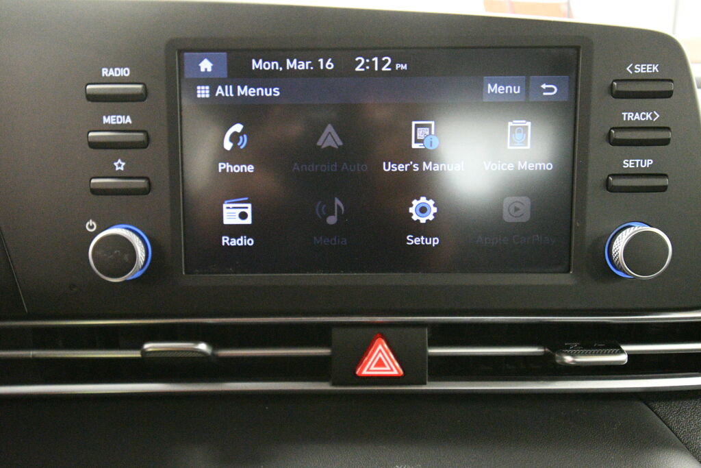 Used 2021 Hyundai Elantra SE image 15