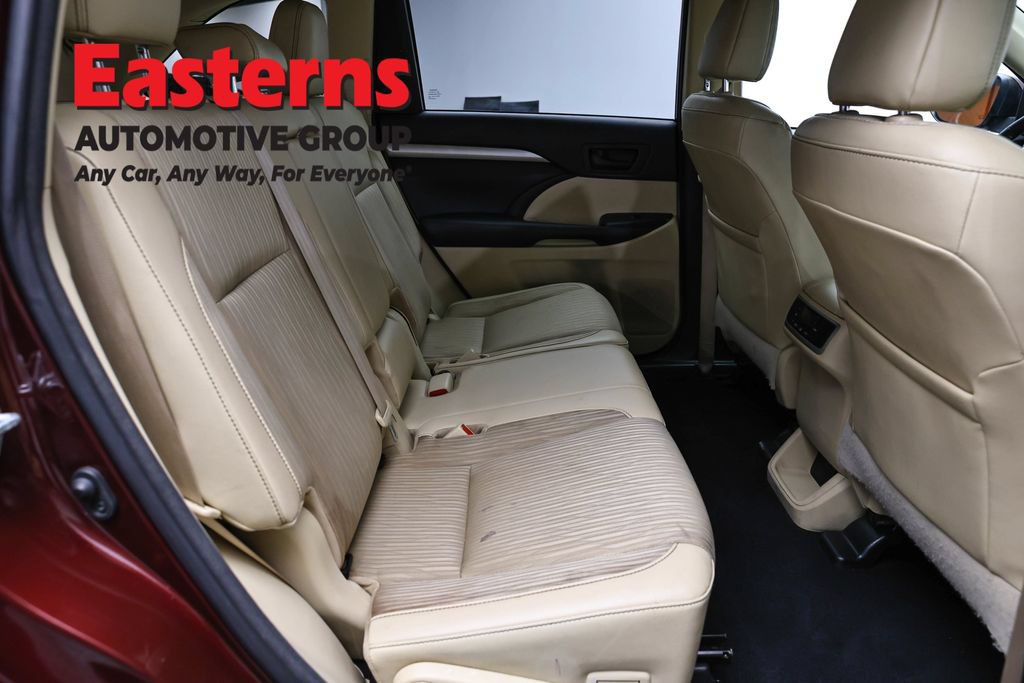 Used 2018 Toyota Highlander Plus AWD/4WD image 22