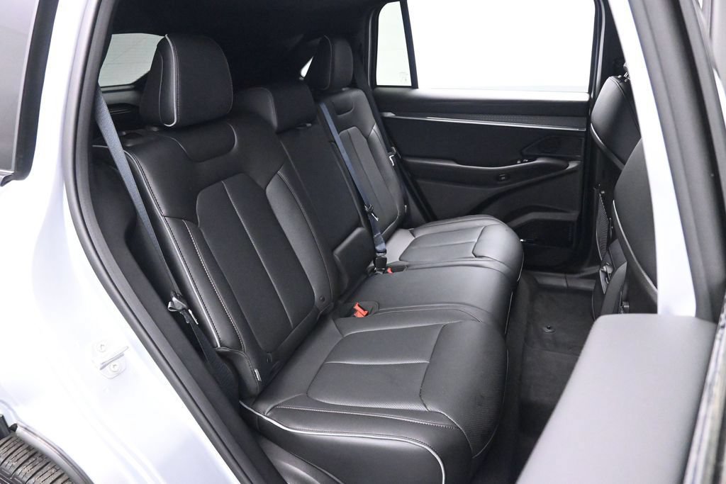 Used 2025 Jeep Wagoneer S Limited AWD/4WD image 18