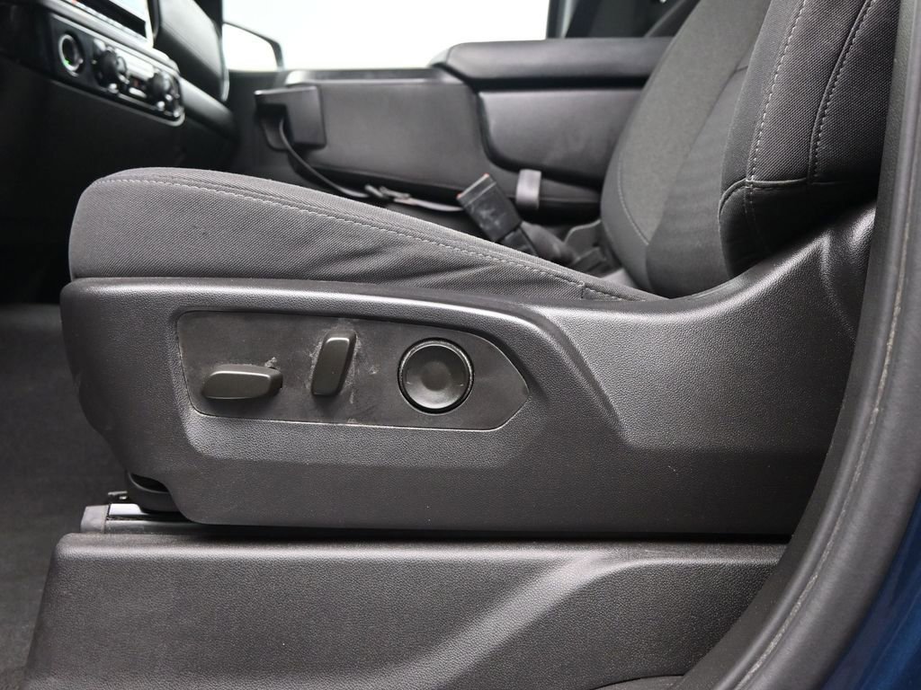 Used 2023 Chevrolet Silverado 1500 LT image 20