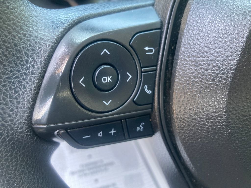 Used 2022 Toyota Corolla LE image 36