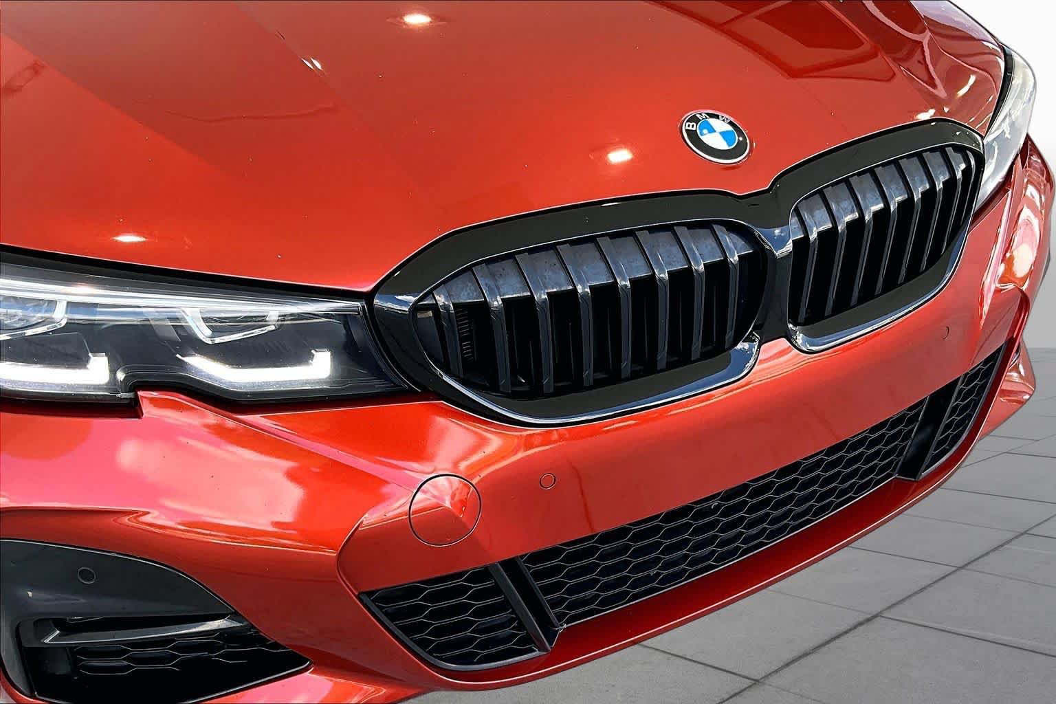 Used 2022 BMW 330i Sedan w/ M Sport Package RWD image 29