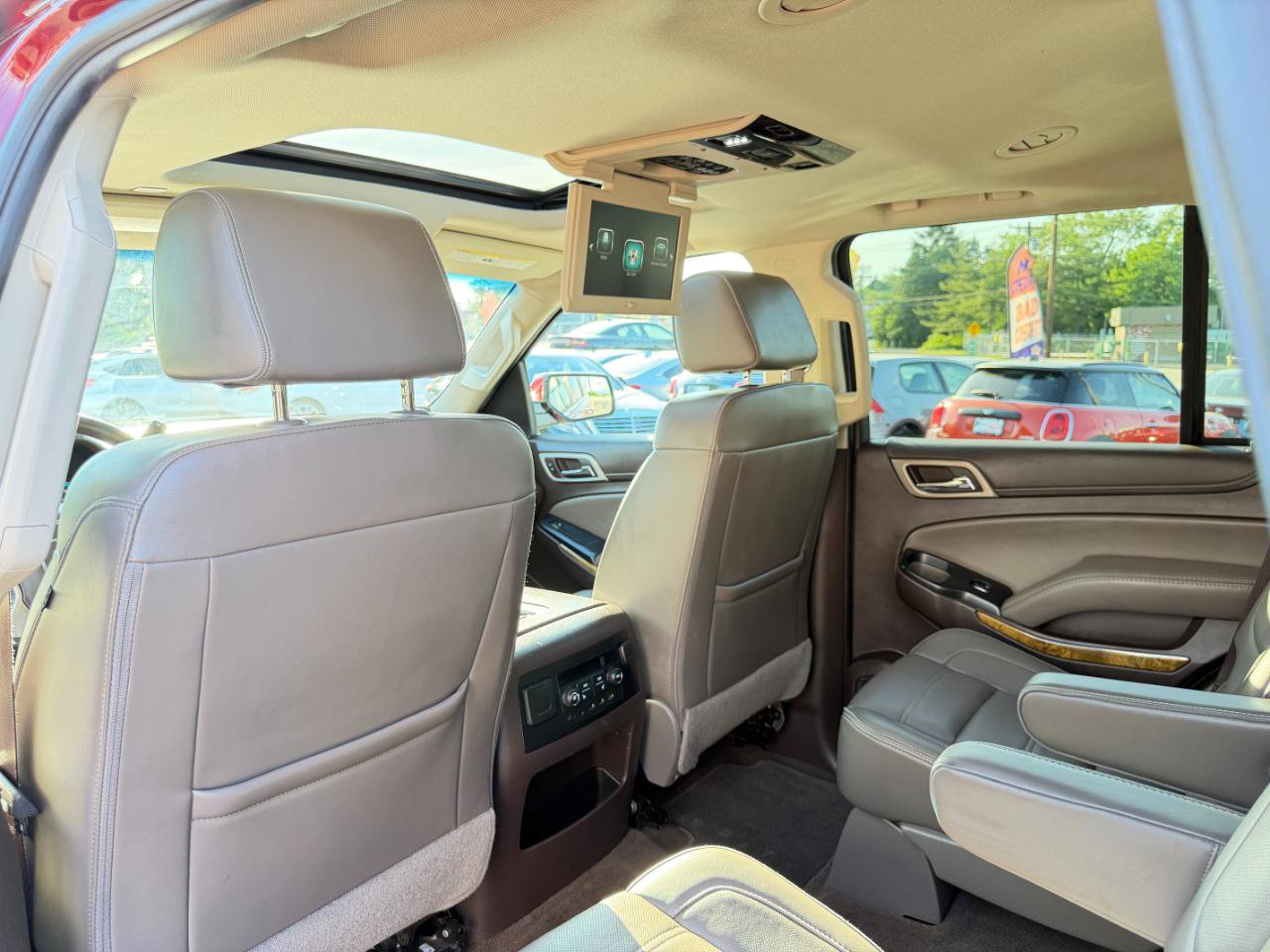 Used 2017 GMC Yukon Denali w/ Open Road Package AWD/4WD image 35