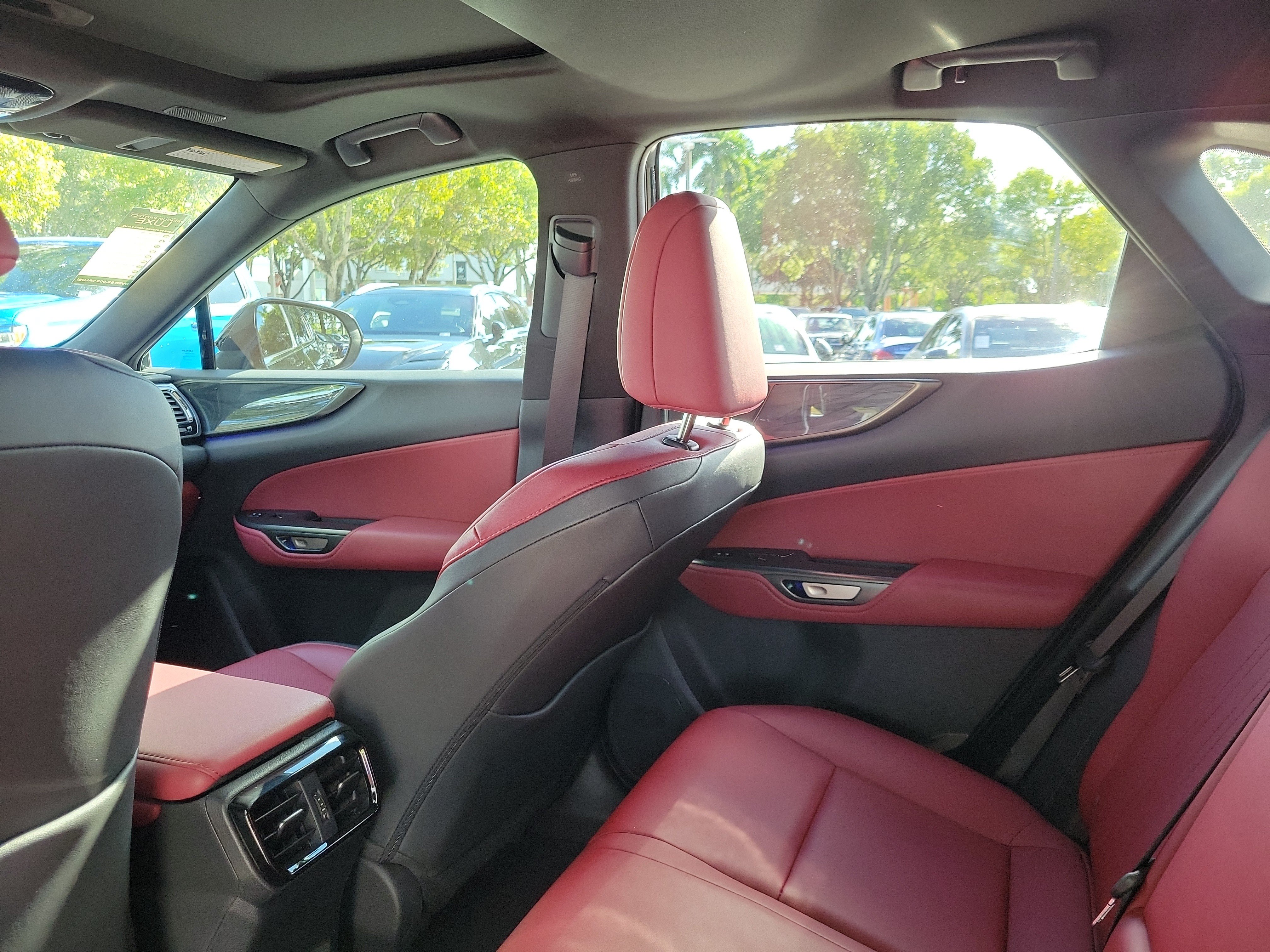 Used 2025 Lexus NX 250 FWD w/ Cold Area Package image 8